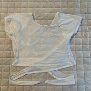 Lululemon It’s a Tie Tee